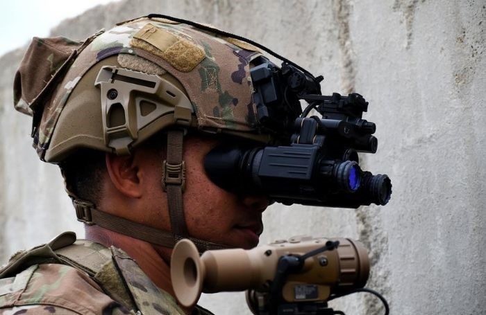 Manufacturers of Military Binoculars military binoculars